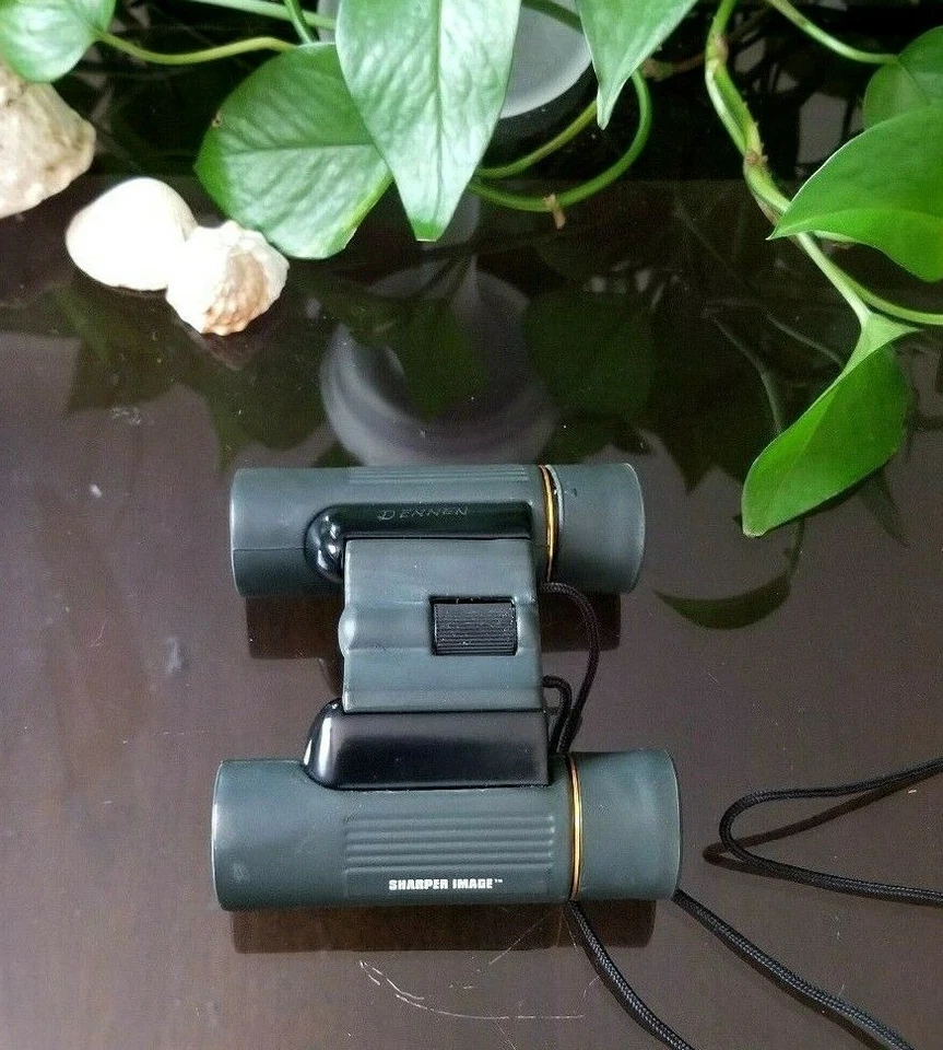 Sharper Image 8 X 21 DCF Field 7* Binoculars with Case & Belt Loop - Image 3 of 4