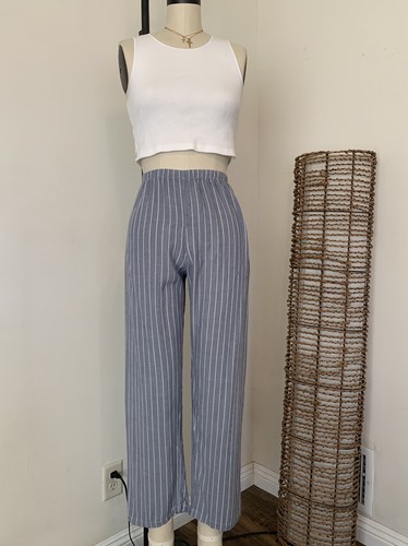 Neu! Brandy Melville dunkelblau/weiß gestreifte fließende Pull Up Frankie Hose S/M - Bild 4 von 6