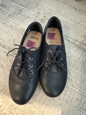 Brand new Geox Girls lace up leather shoes size 12.5 child