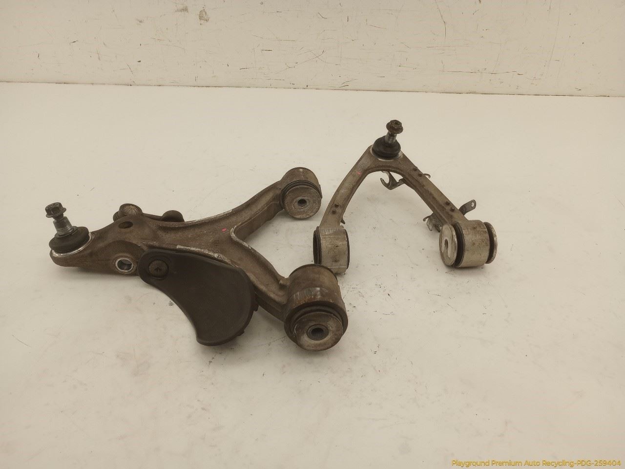 Maserati Quattroporte M139 Set Of Driver Left Front Control Arm Fits 2003-2008