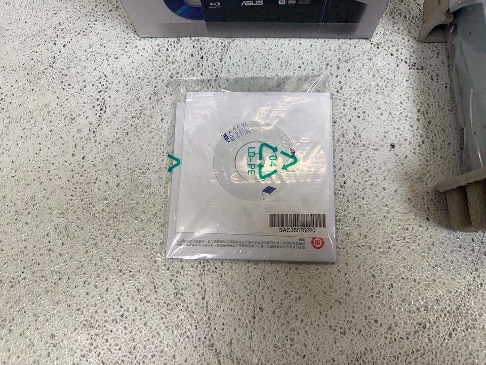 NEW ASUS BW-12B1ST Internal Blu-Ray/DVD/CD Writer Optical Drive - Image 3 of 4