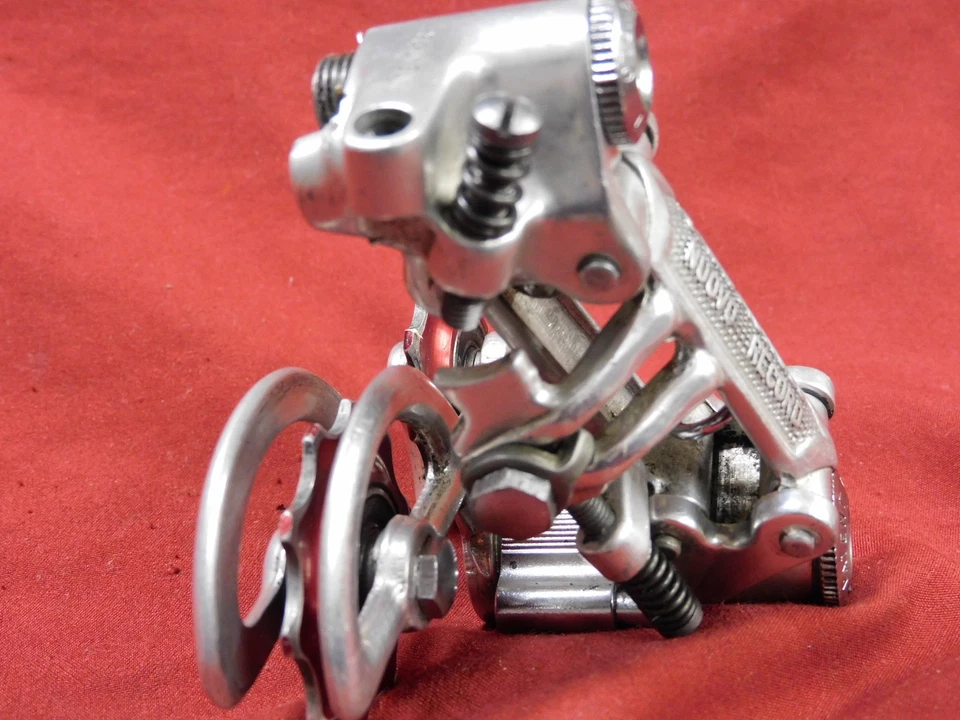 Patente - Desviador trasero 72 Campagnolo 1020/A Nuovo Record con poleas Bullseye Foto 3 de 4