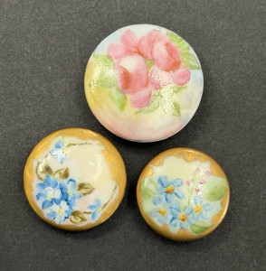 PRETTY Antique Vintage Trio of FLOWER/FLORAL Porcelain Stud/Collar Buttons (L25)