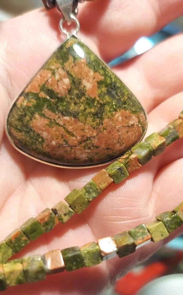 全新天然 Unakite 吊坠和方形串珠项链 — 第 2/4 张图片
