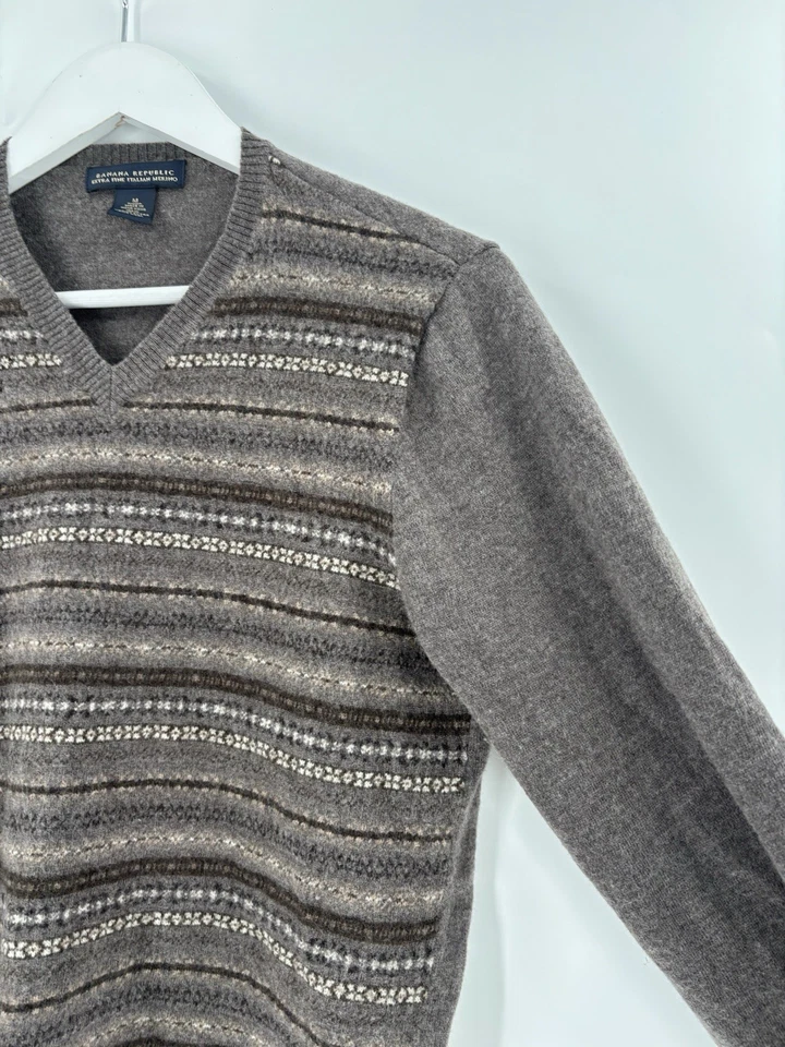 Suéter Banana Republic Mujer Mediano Marrón Rayas Cuello en V Lana Merino Fair Isle Foto 3 de 4