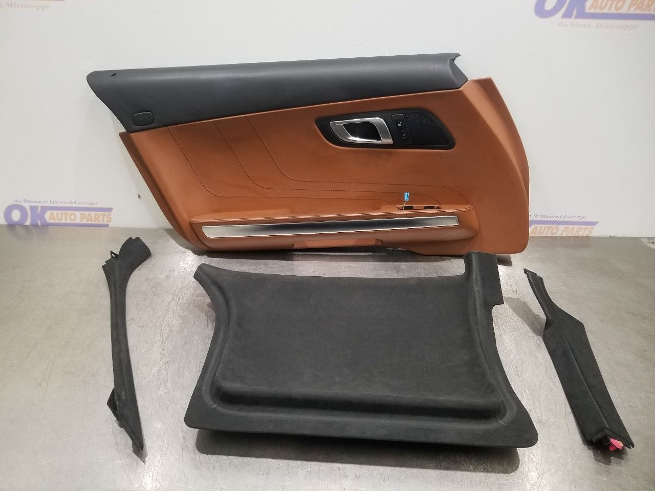 Mercedes-Benz SLS AMG LEFT Door panel
