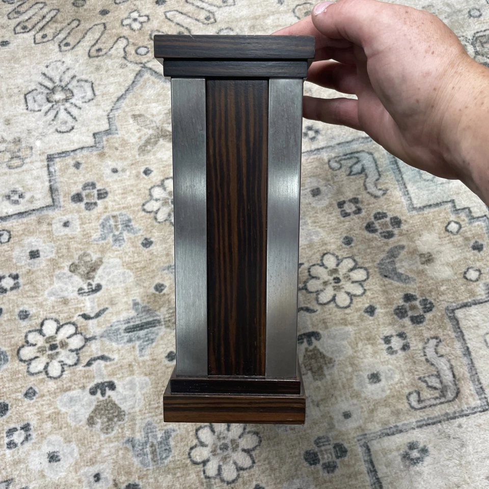 Bulova Wyndmere World Times Table Top Mantle Clock B2258 Airplane Second Hand - Image 4 of 4