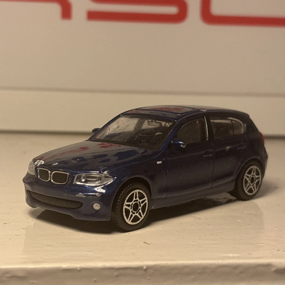 Bburago BMW 1 Series 120d Diecast Blue 1:43 Toy Car Monaco Blue Metallic 1/43 SE - Image 3 of 4