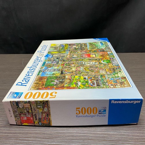 Used Ravensburger Colin Thompson: Bizarre Town 5000 Piece Jigsaw Puzzle 60 x 40 - Picture 6 of 11