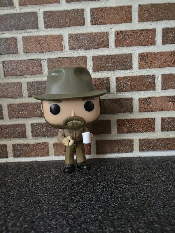 Funko Pop! Stranger Things Hopper #512 OOB