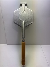 Vitantonio Mfg. Co. Cleveland Ohio No. 3 Pizzelle Waffle Iron Maker