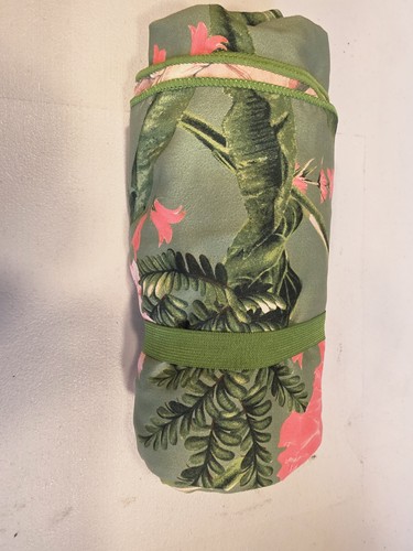 Agua Bendita X Target Limited Edition Beach Towel 40" x 72" - Picture 5 of 5
