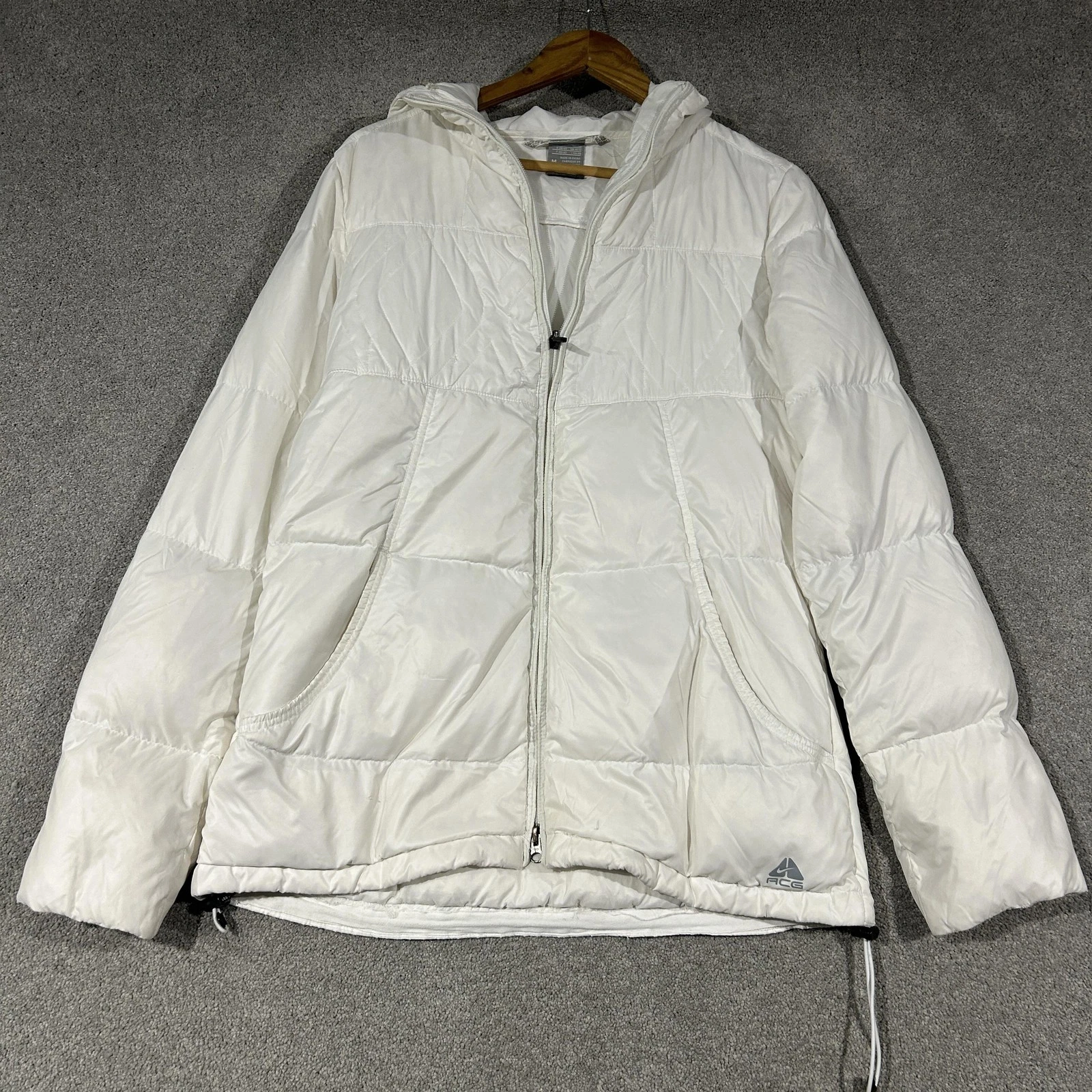 Nike ACG Jacket Womens M White Down 550 Hooded Ski Snow Puffer Hiking Winter