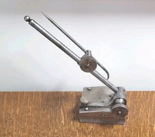 Starrett Universal Surface Gage (Marked on 7 1/2" Spindle) w/6" Scribe & Snug