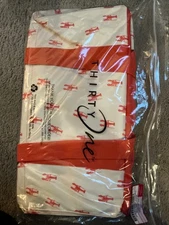 THIRTY ONE Medium Utility Tote in Little Lobsters