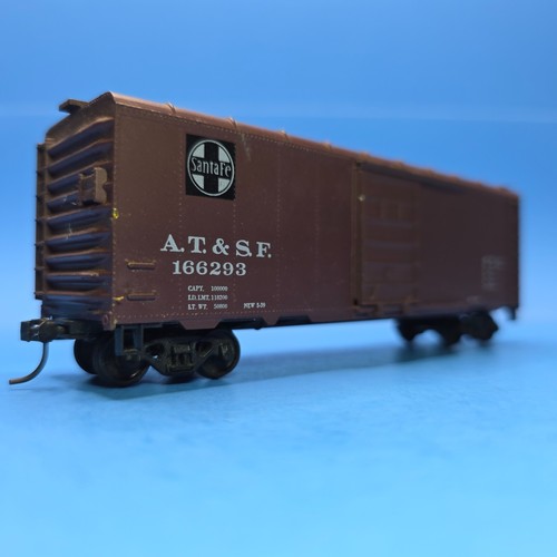 Acopladores Kadee para coche de caja escala HO 40' Santa Fe ATSF 166293 usados | Condition: Used