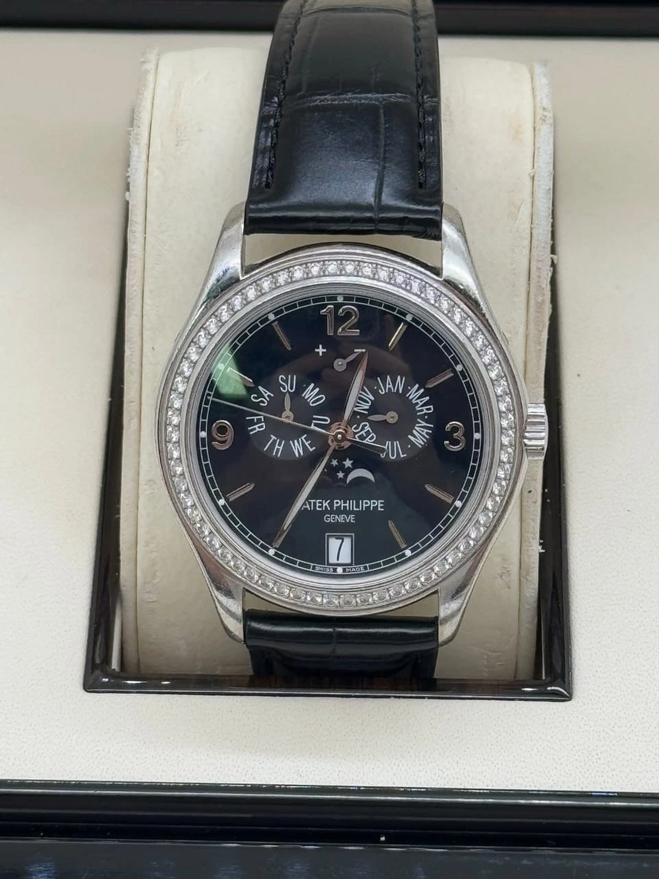 Patek Philippe — Patek Philippe Annual Calendar 2011 18kt White Gold Ref. 5147G-001