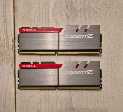 G.Skill Trident Z 32GB Kit, DDR4-3200, CL15-15-15-35, F4-3200C15D-32GTZ