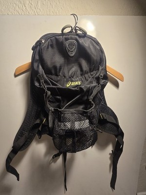 Asics Performance Run HIKE Backpack Zip Padded Black Gray comfort compsrtments