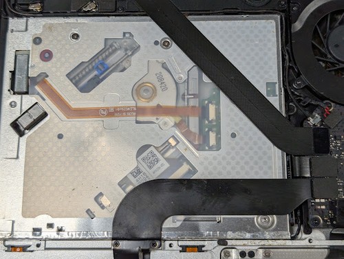 MacBook Pro 13" (Mid 2012) - For Parts, Signs of Use - Afbeelding 14 van 17