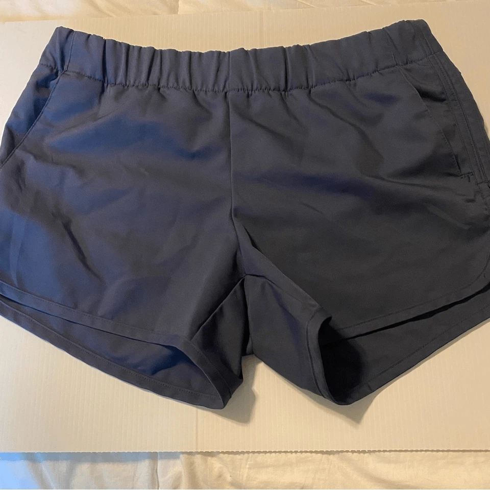 Columbia woman’s Pleasant Creek Stretch navy pull on Shorts w/ pockets 4” M - Image 4 of 4