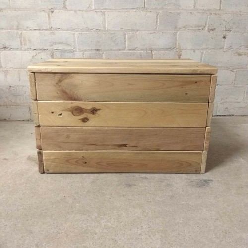 Handmade Reclaimed Wood Rustic & Chic Wooden Storage Toy Box - Picture 2 of 7