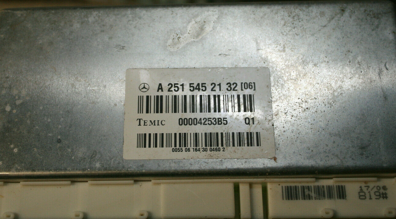 07 Mercedes GL450 Airmatic Suspension Control Module 2515452132 GENUINE