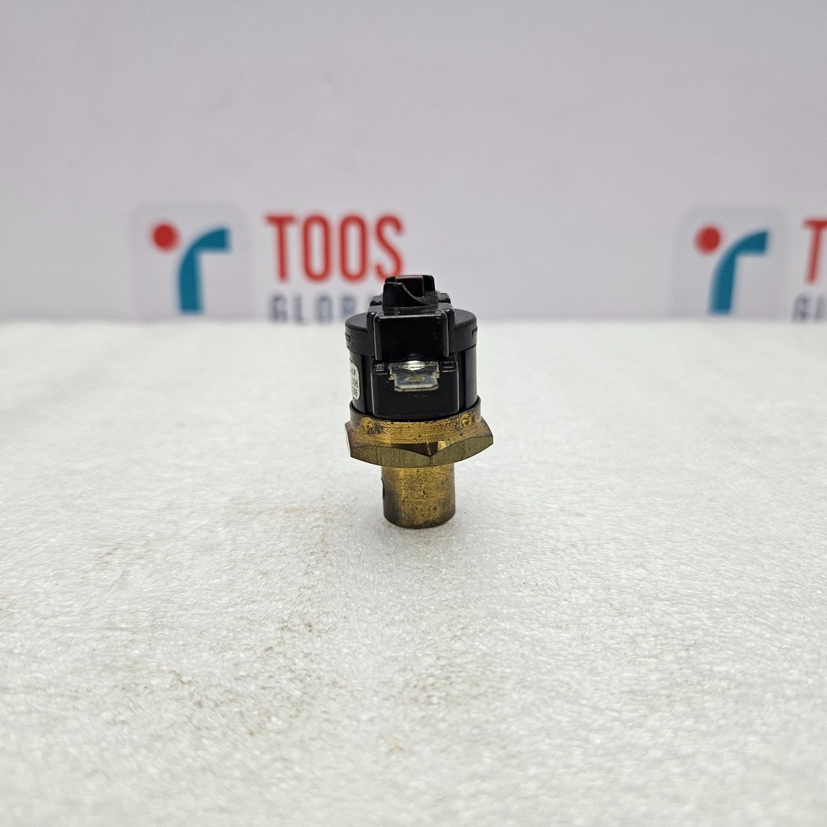 CHROMALOX 300-012172-006 MANUAL LIMIT SWITCH 60T35 LOT OF 2 NEW | eBay