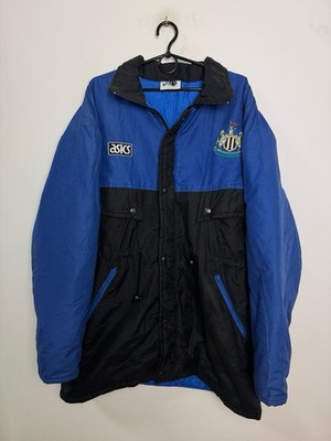 NEWCASTLE UNITED 1993/1995 TRAINING PADDED BENCH COAT JACKE ASICS VINTAGE SHIRT