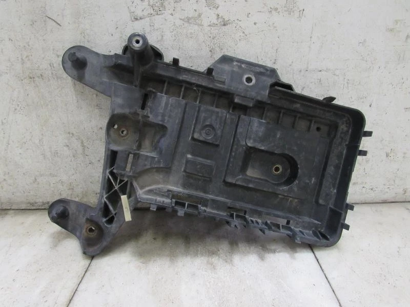 Bandeja de batería VW Passat 2014 OEM 1K0915333B Foto 3 de 4