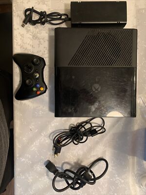 Xbox 360 E With Kinect And Extras