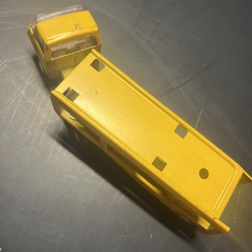 Vintage 1970's Yellow Mini Tonka Car Carrier Hauler With Little Mini Beetle. - 第 3/8 張圖片