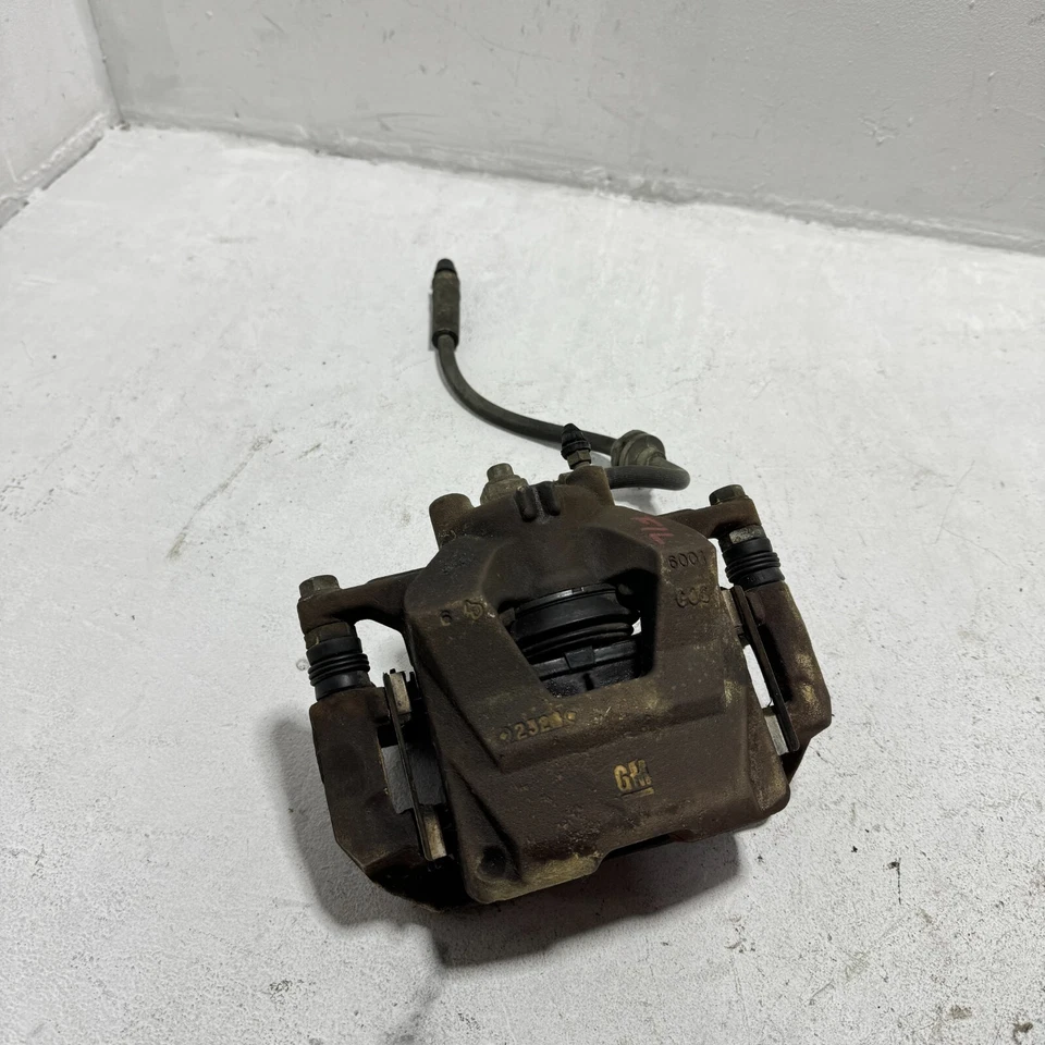 Pinza de freno izquierda Chevrolet Sonic 2012-2017 conductor delantero con soporte OEM Foto 2 de 4