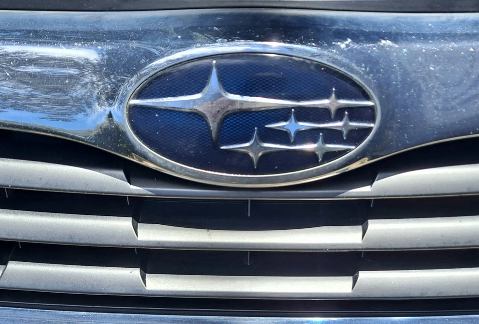 2009 2010 Subaru Forester Front Grille Chrome & Silver Gray with Emblem - Изображение 4 из 4