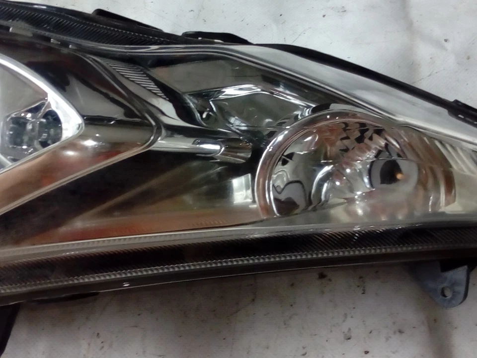 Faro fanale anteriore destro Honda SWT SW-T 400 SWT SW-T 600 2009 2015 - Immagine 3 di 4