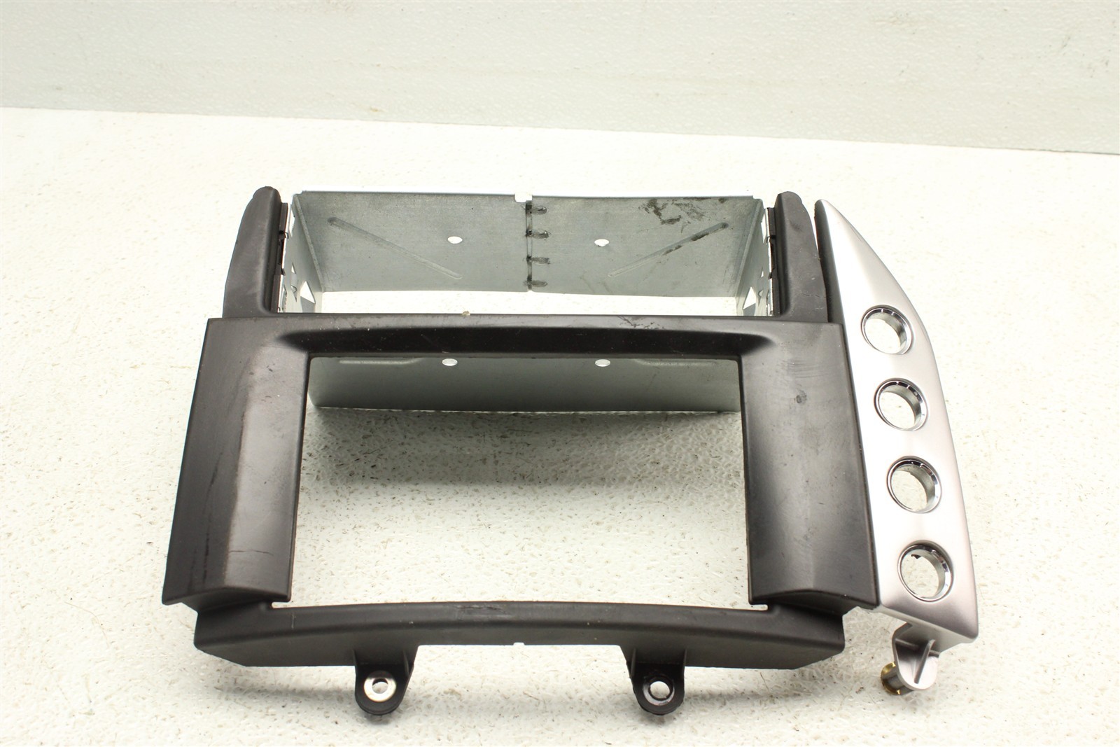 2013 Maserati GranTurismo S Dash Radio Trim Cover Bezel 069892700 08-13