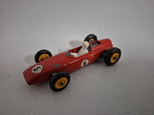 Matchbox Lesney  –  #52  BRM Red Racing Car