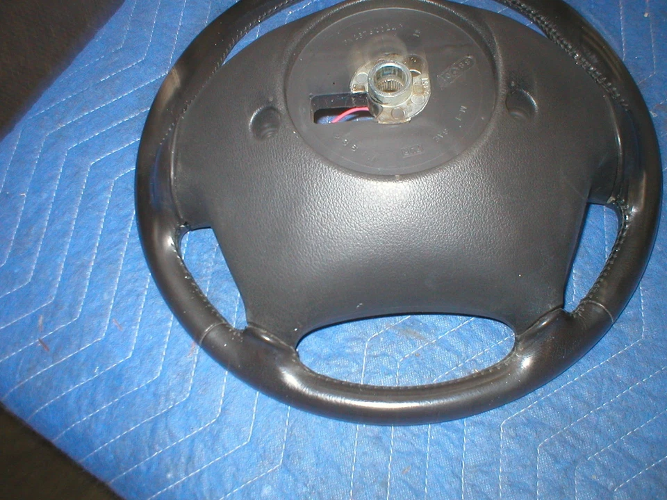 99 01 02 Firebird TA 1998 volante cuero negro + radio controles Foto 2 de 4