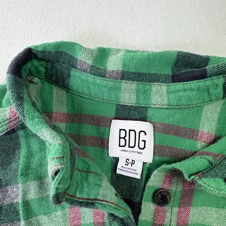 BDG  Rayne Patchwork Button Down Cropped Shirt So… - image 4