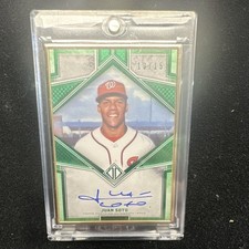 Topps 2019 Transcendent Juan Soto Autograph Emerald #TCA-JS /15 Nationals MLB