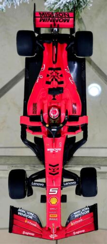 Ferrari SF90 Sebastian Vettel Tribute to Niki Lauda Bburago Esc 1/18 - Picture 4 of 13