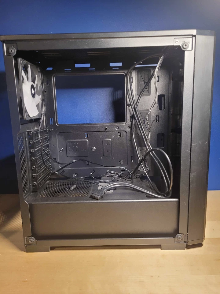 Corsair Carbide Series 175R ATX Mid Tower Case - Image 3 of 4