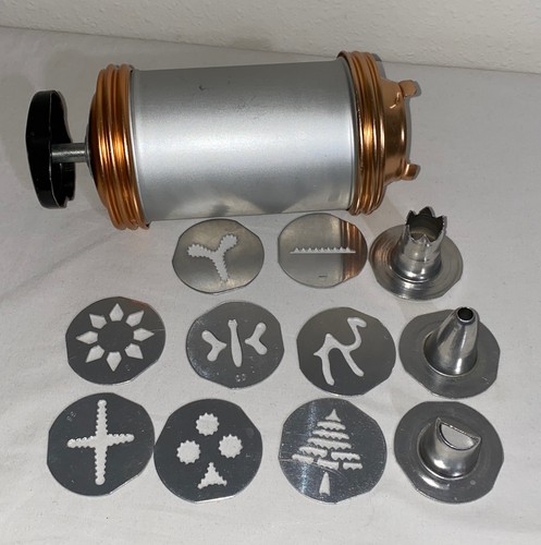 Vintage Mirro Cookie Pastry Cooky Press Aluminum 8 Discs 3 Pastry Tips
