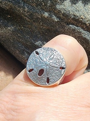 Retired James Avery Sand Dollar Ring Size 5.75 Sterling Silver + JA Box/Pouch!