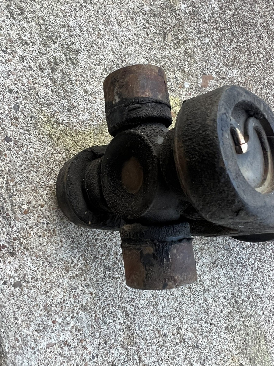 Hino 338 GENUINE SPICER C90-3-19 REAR DRIVE SHAFT SLIP YOKE MT1-4