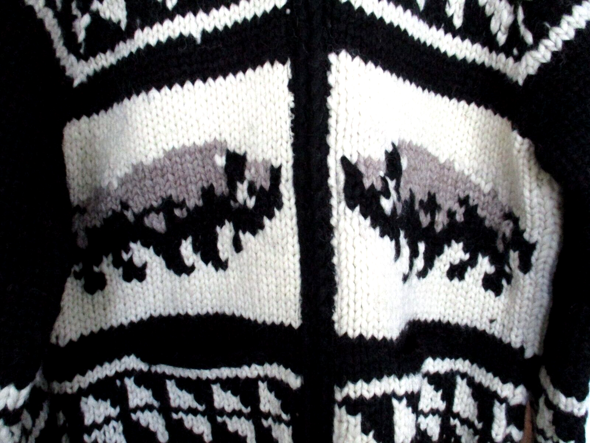 Cowichan Kanata Mens Sweater Large Black & White Buffalo Cowichan Kanata Mens Sweater Large Black & White Buffalo