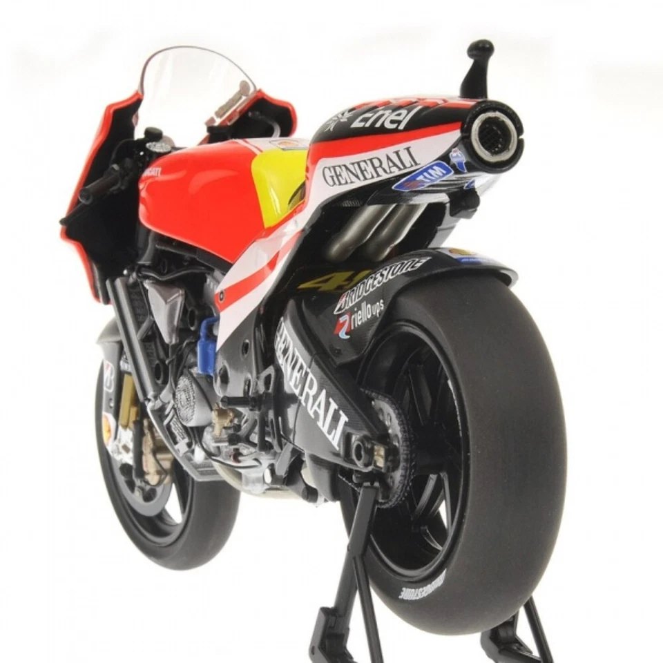 Minichamps 1/12 DUCATI DESMOSEDICI VALENTINO ROSSI MOTOGP 2011 - 122110046 - Photo 4/4
