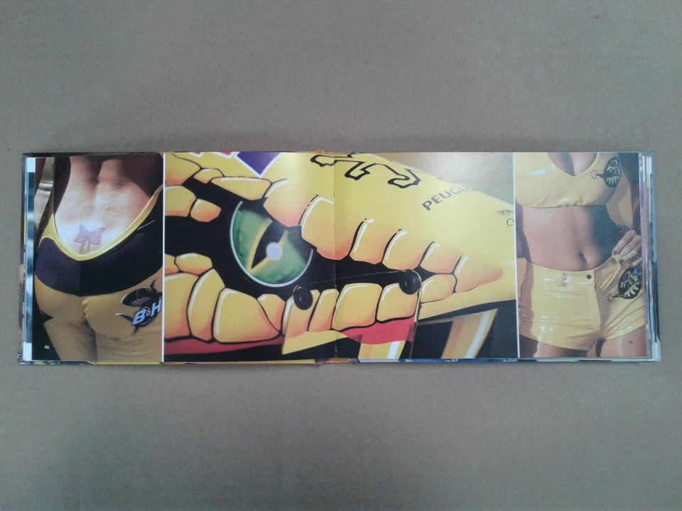 FORMULA ONE UMBRELLA GIRLS BOOK - Image 2 of 4