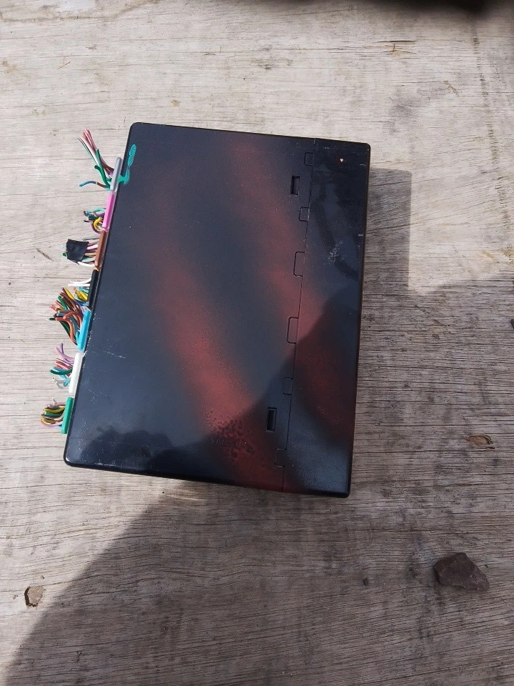 OPEL VAUXHALL ANTARA 2.2 DIESEL BODY CONTROL MODULE GENUINE 95151084 - Image 3 of 3