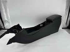 Mercedes-Benz A W176 2016 Mitte Mittelkonsole A1766801200 LAA11716 Mercedes-Benz A W176 2016 Mitte Mittelkonsole A1766801200 LAA11716